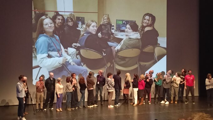 L'équipe en plein montage